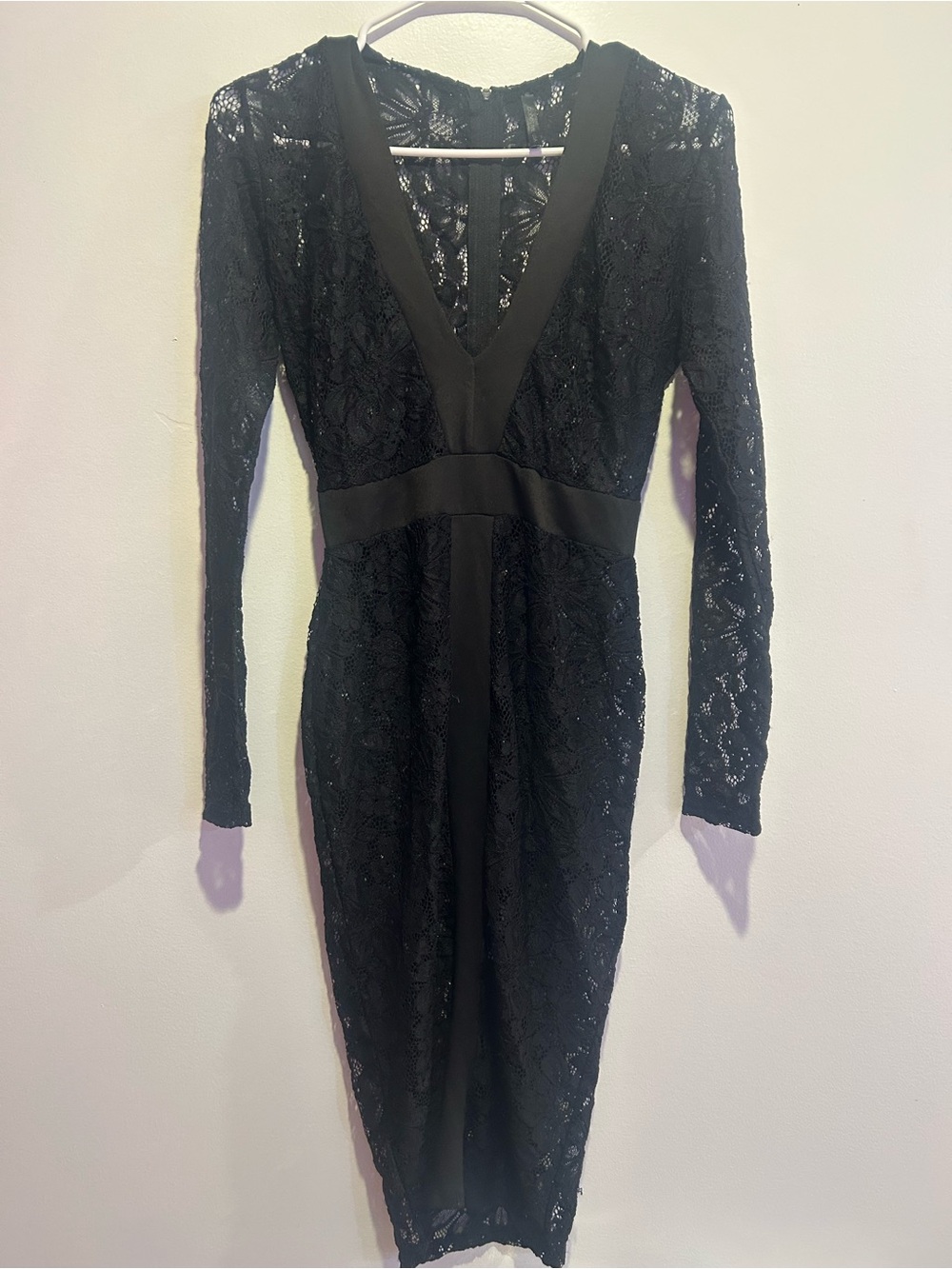 Black Lace V-Neck Long Sleeve Midi Dress
